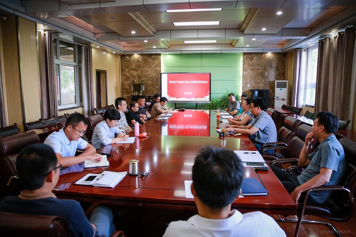 201908【情系大涼山——我校為赴川支教教師舉行歡送會(huì) 】2000k 阜陽日報(bào) 阜陽發(fā)布 特約攝影 凡偉 18844908911-2.jpg