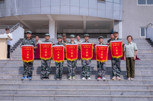 1599030201818464.jpg 202008【2020級軍訓閉幕式 阜陽五中】潁州晚報 阜陽日報 特約攝影記者 凡偉 18844908911-13_conew1.jpg