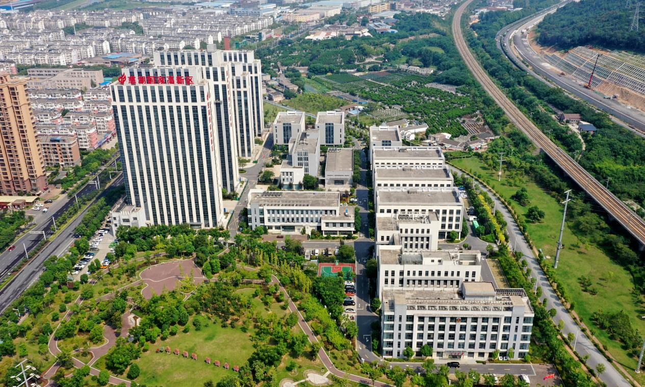 俯瞰慈湖高新區(qū)總部。邵紀(jì)明攝