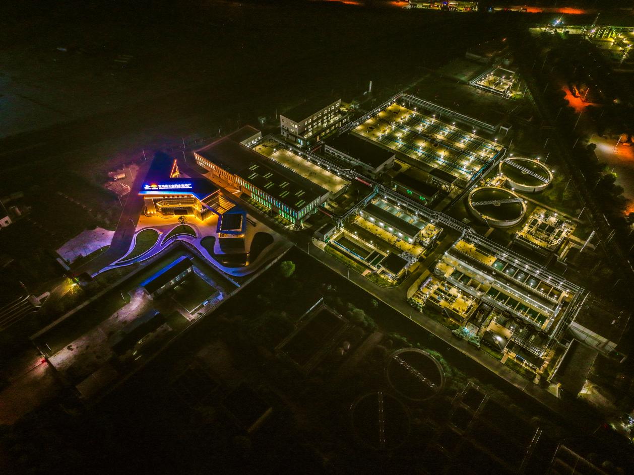 俯瞰定遠(yuǎn)鹽化工業(yè)園污水處理廠。受訪者供圖