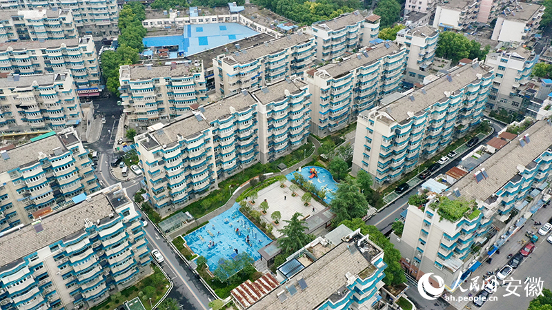 俯瞰舊貌換新顏的月河星城小區(qū)。人民網(wǎng)記者 張俊攝
